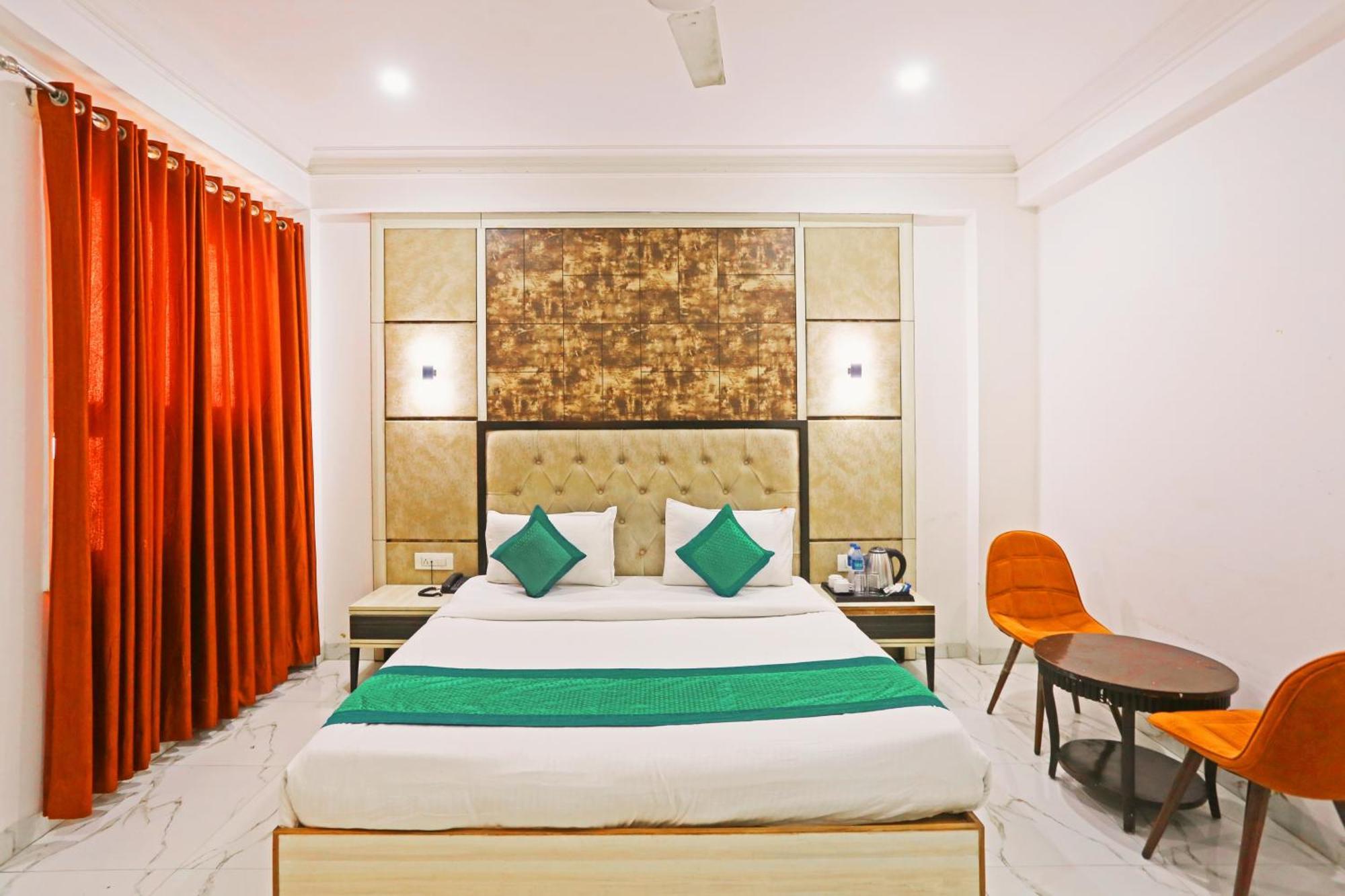 The Almora Residency - Complimentary Airport Trasnfer Hotel New Delhi Exterior photo