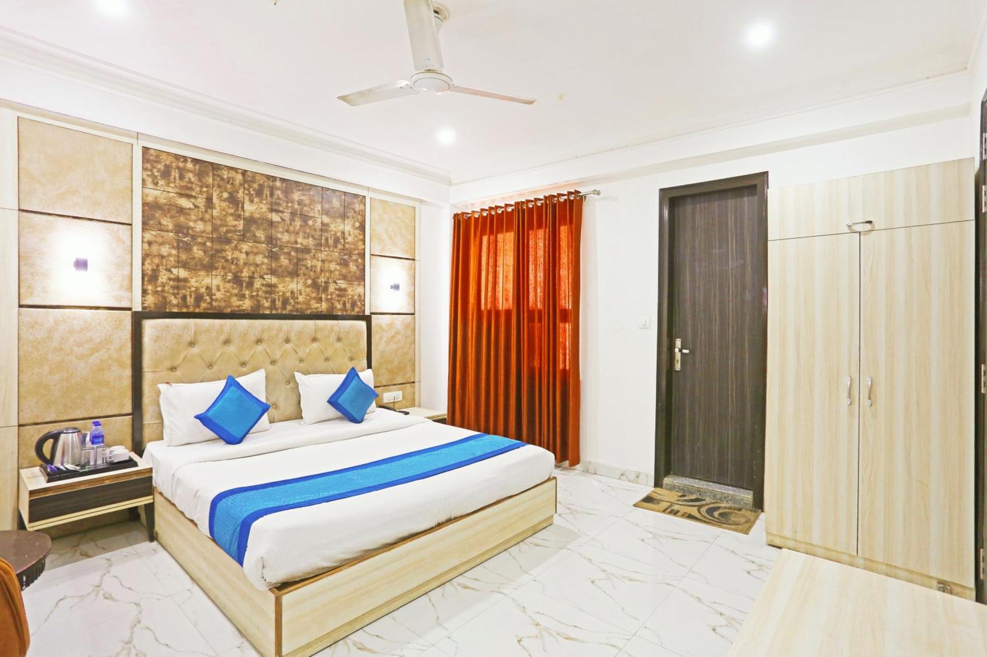 The Almora Residency - Complimentary Airport Trasnfer Hotel New Delhi Exterior photo