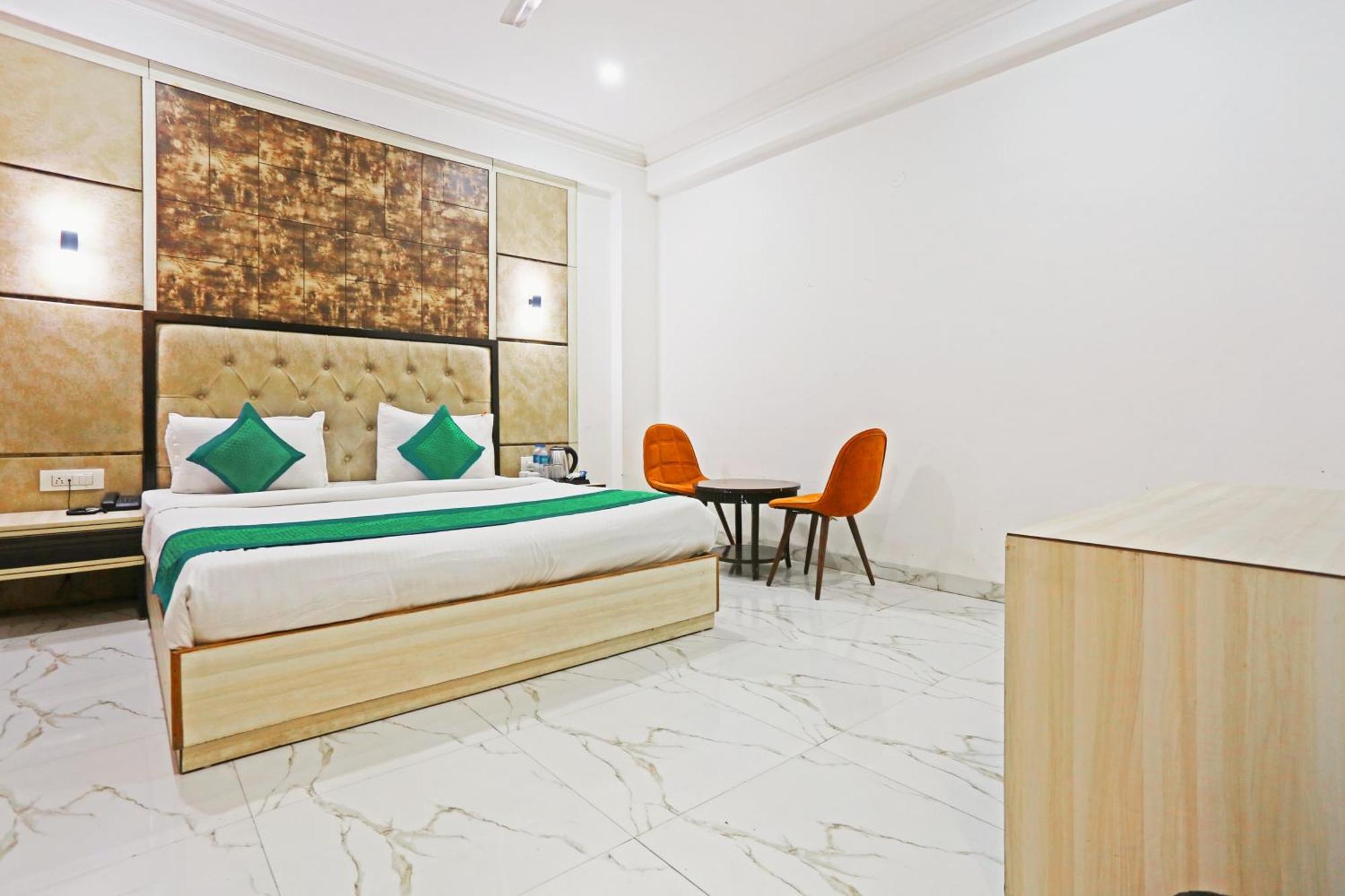 The Almora Residency - Complimentary Airport Trasnfer Hotel New Delhi Exterior photo
