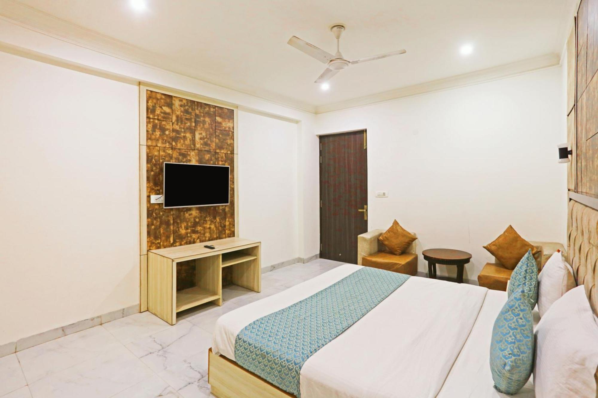The Almora Residency - Complimentary Airport Trasnfer Hotel New Delhi Exterior photo