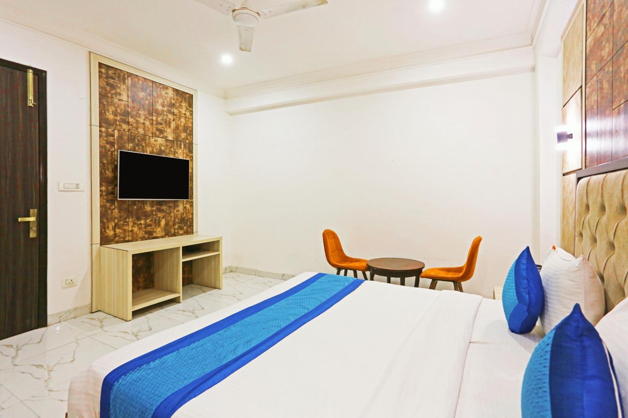 The Almora Residency - Complimentary Airport Trasnfer Hotel New Delhi Exterior photo
