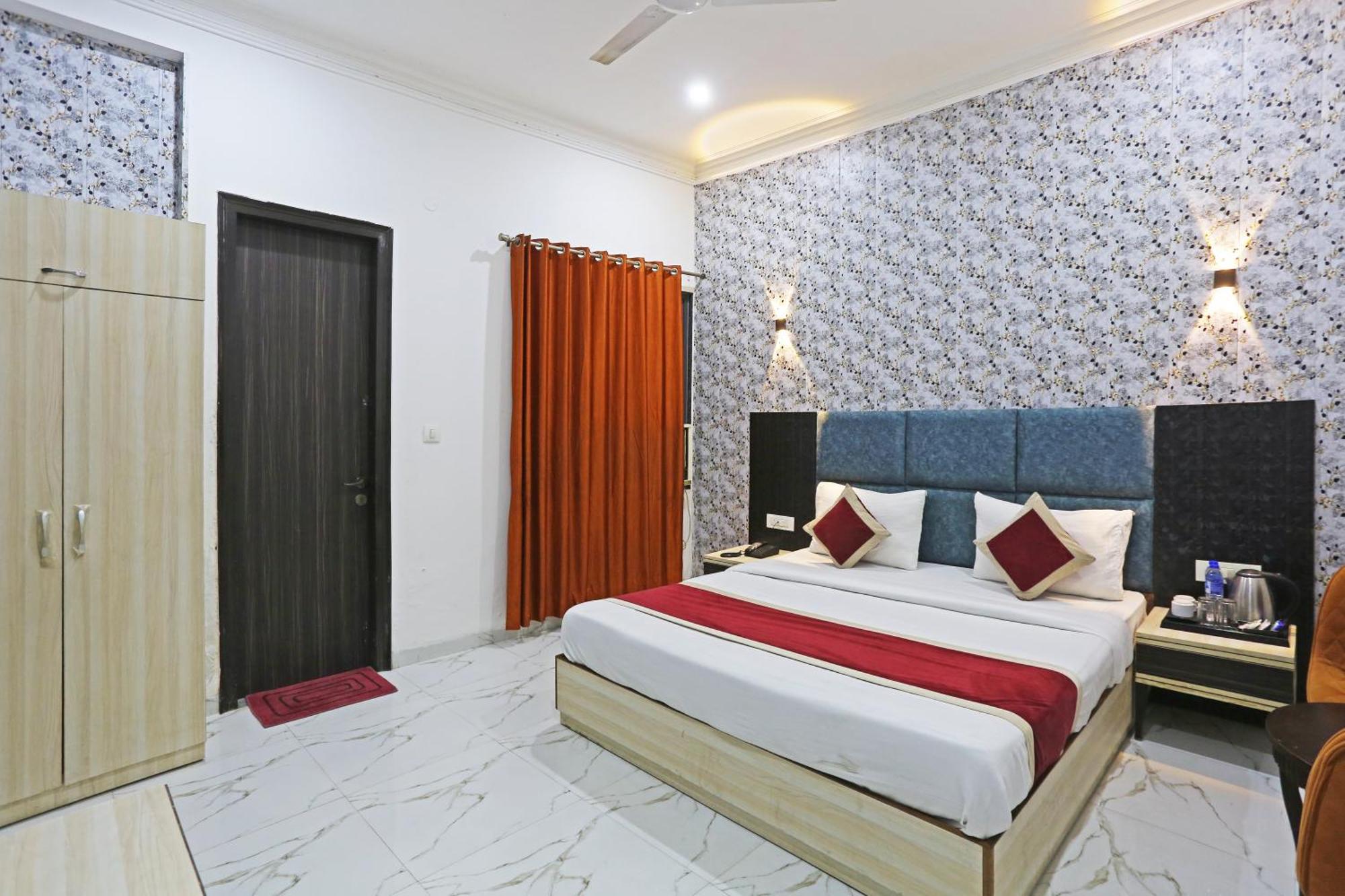 The Almora Residency - Complimentary Airport Trasnfer Hotel New Delhi Exterior photo