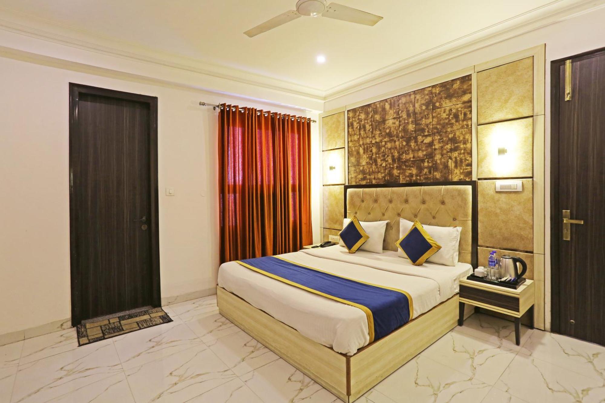 The Almora Residency - Complimentary Airport Trasnfer Hotel New Delhi Exterior photo