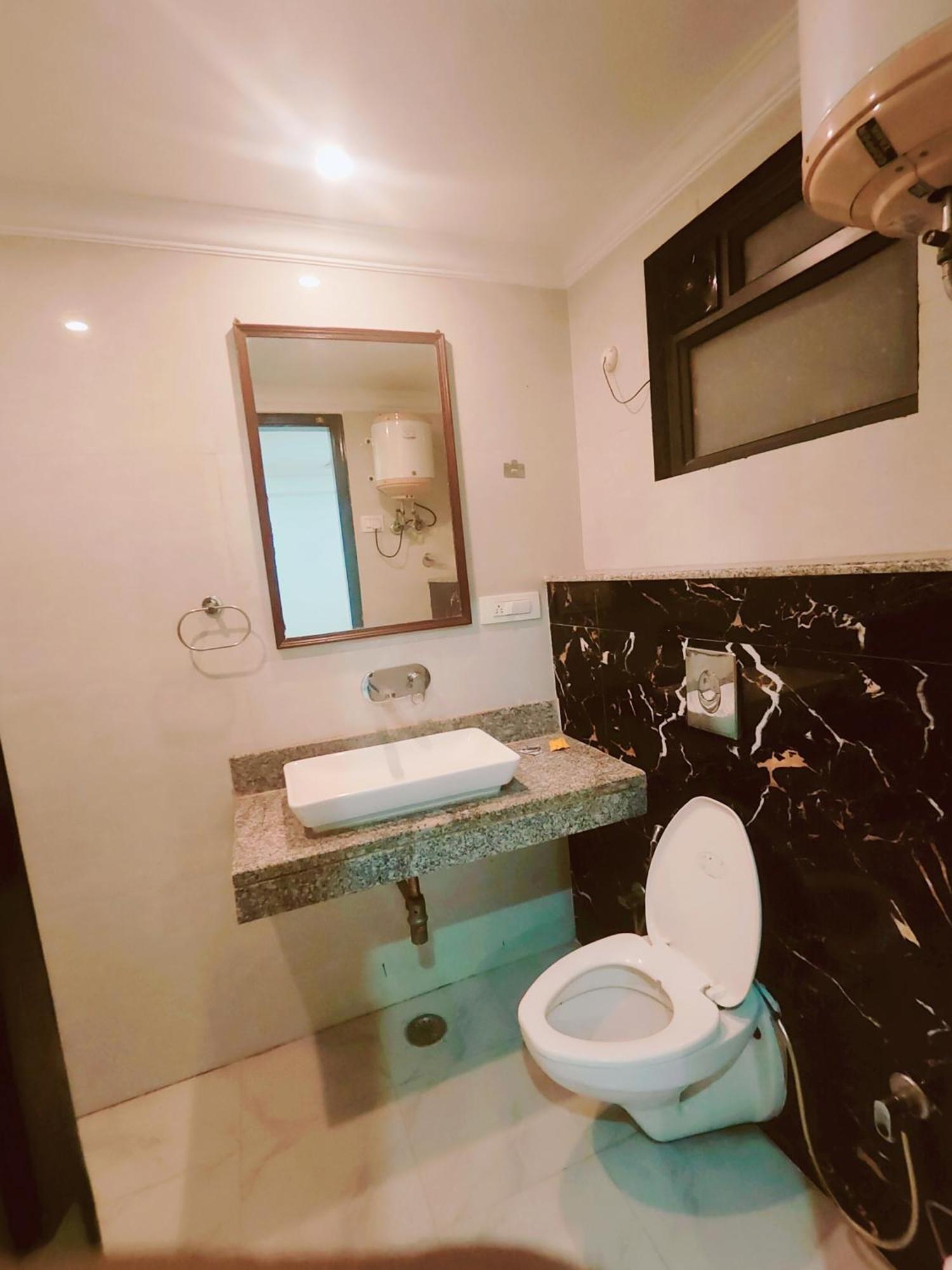The Almora Residency - Complimentary Airport Trasnfer Hotel New Delhi Exterior photo