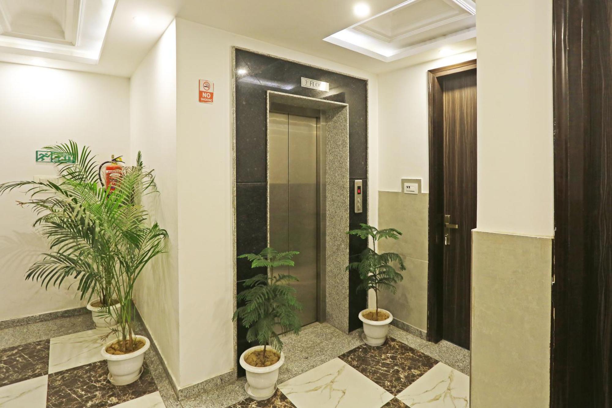 The Almora Residency - Complimentary Airport Trasnfer Hotel New Delhi Exterior photo