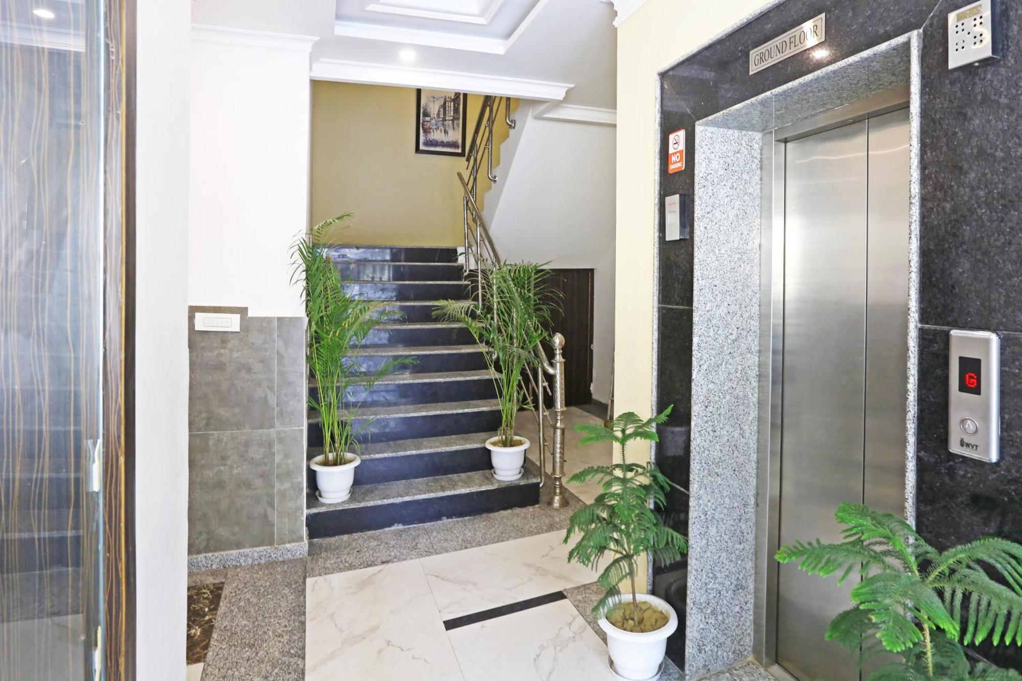 The Almora Residency - Complimentary Airport Trasnfer Hotel New Delhi Exterior photo