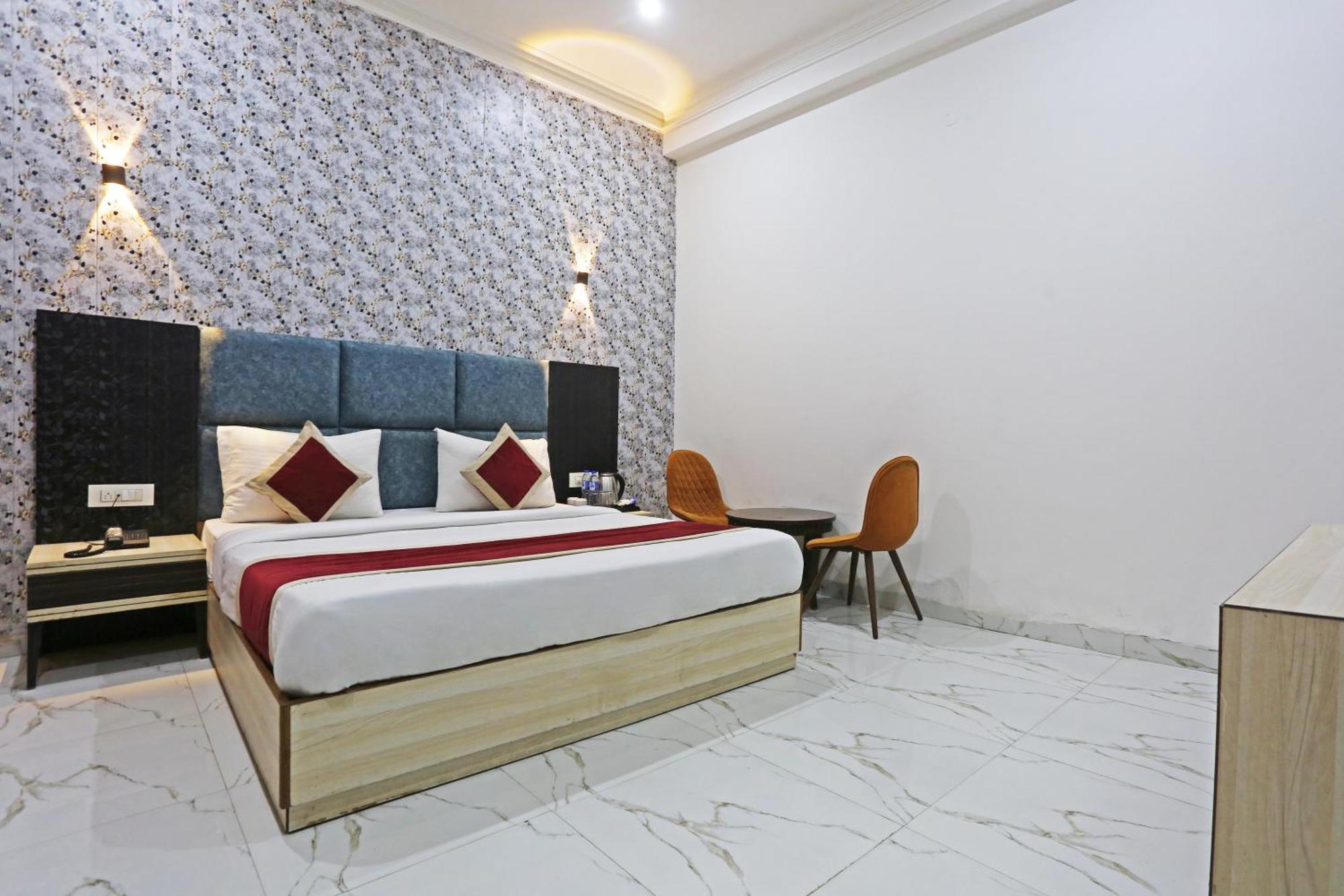 The Almora Residency - Complimentary Airport Trasnfer Hotel New Delhi Exterior photo